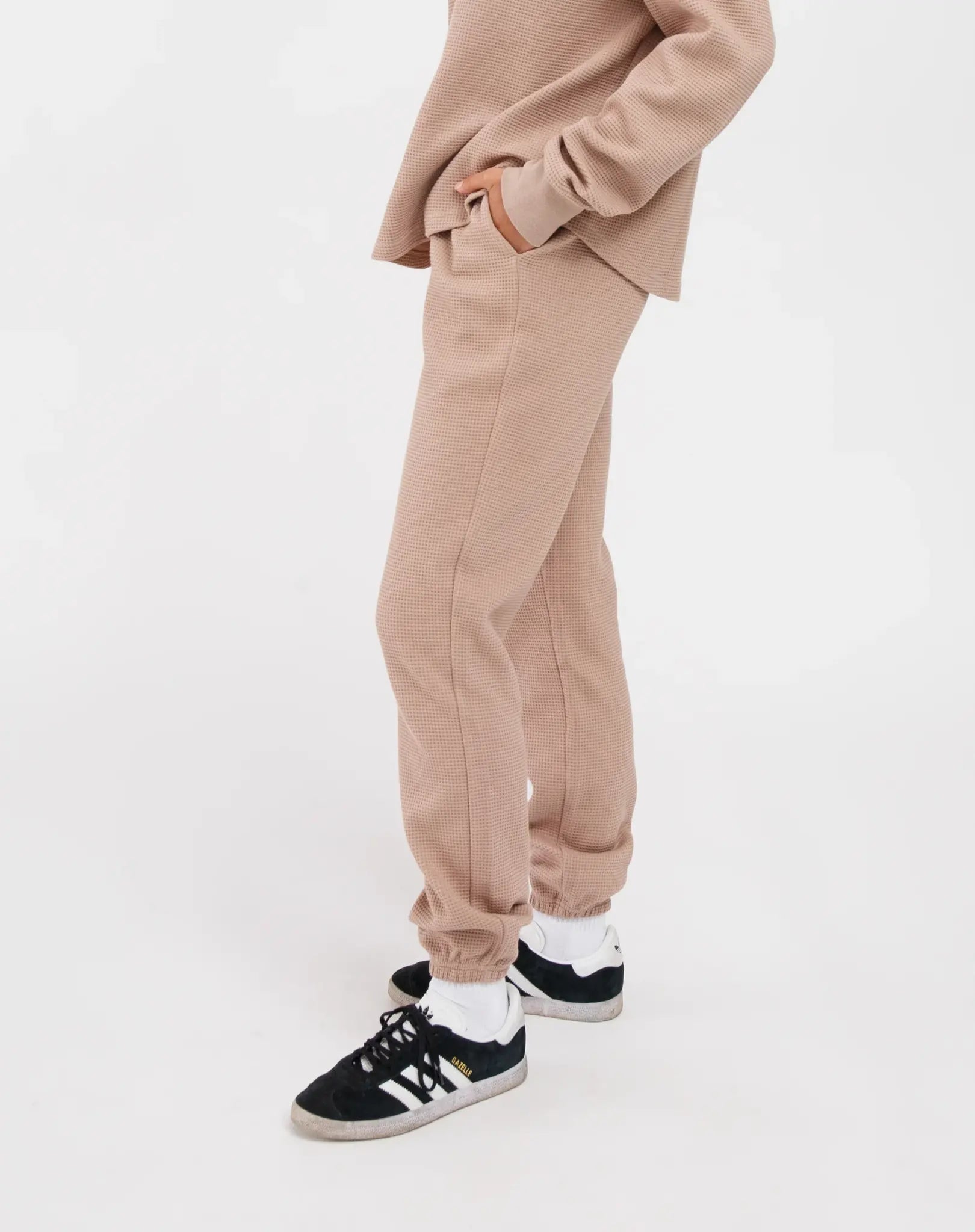 Brunette the Label - Waffle BF Jogger Fawn S/M