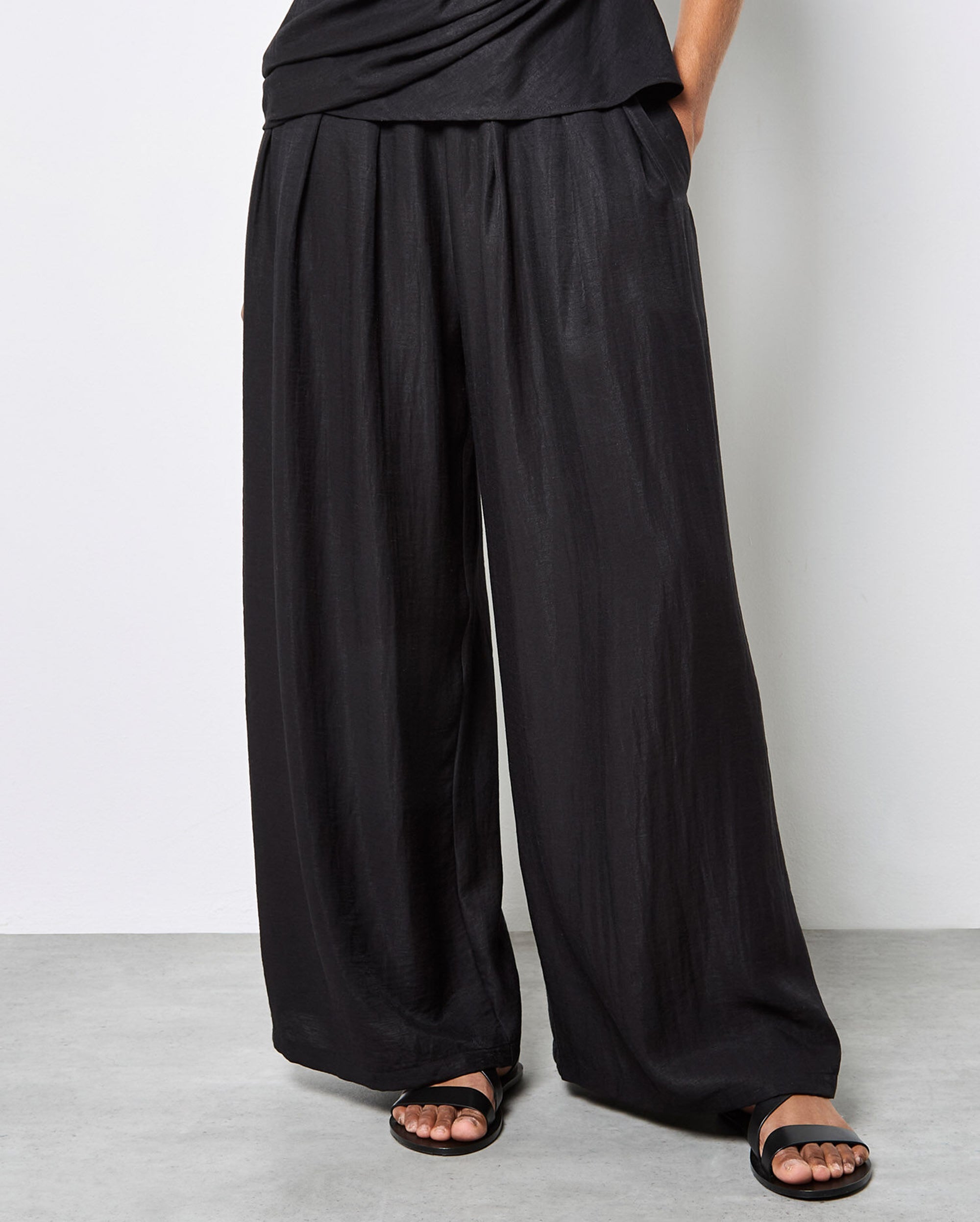APRICOT Pleated Pant