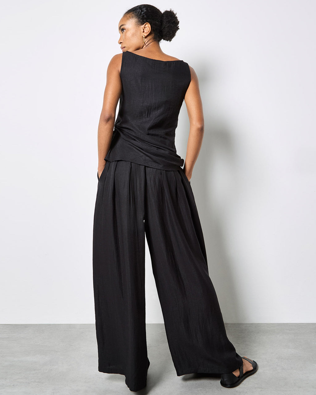 APRICOT Pleated Pant