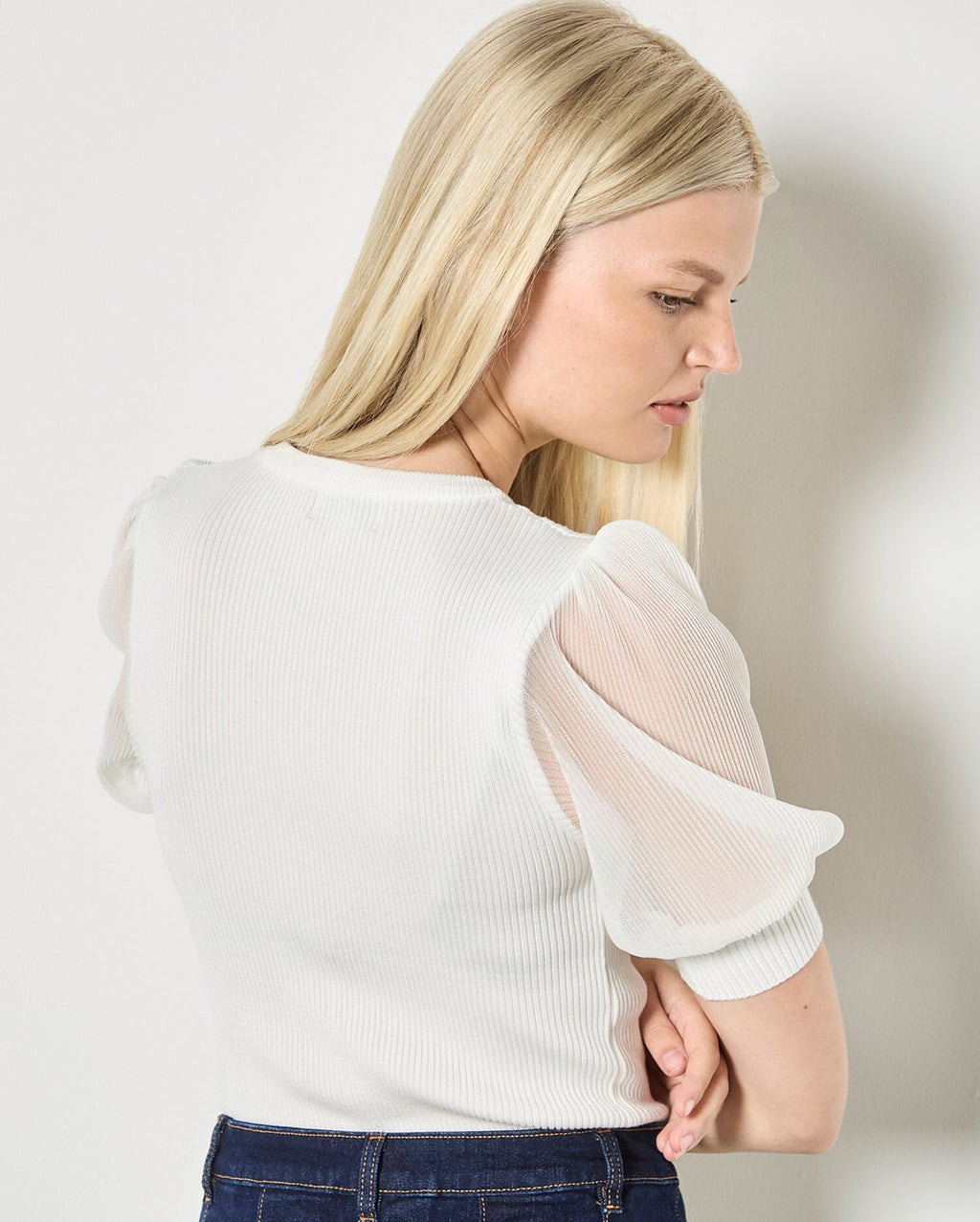 APRICOT Plisse Sleeve Top