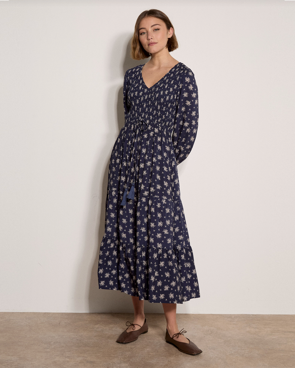 APRICOT Bouquet Midi Dress