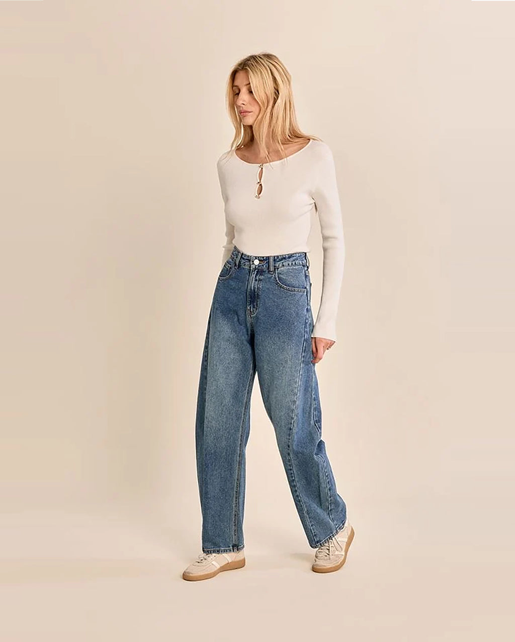 MOLLY BRACKEN Relaxed Barrel Jean