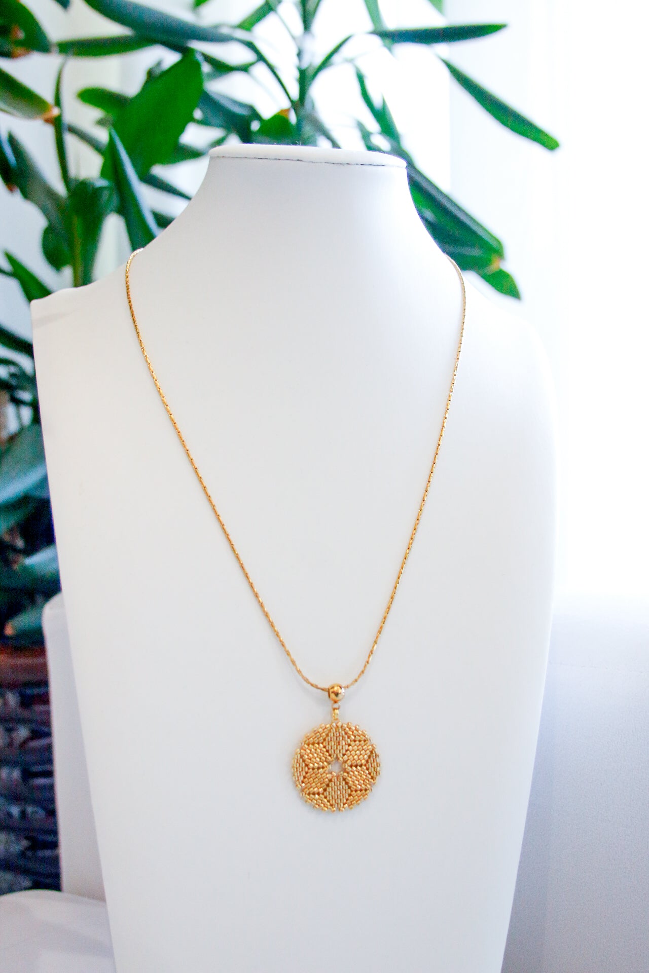 Blossom Beads Round Pendant Necklace