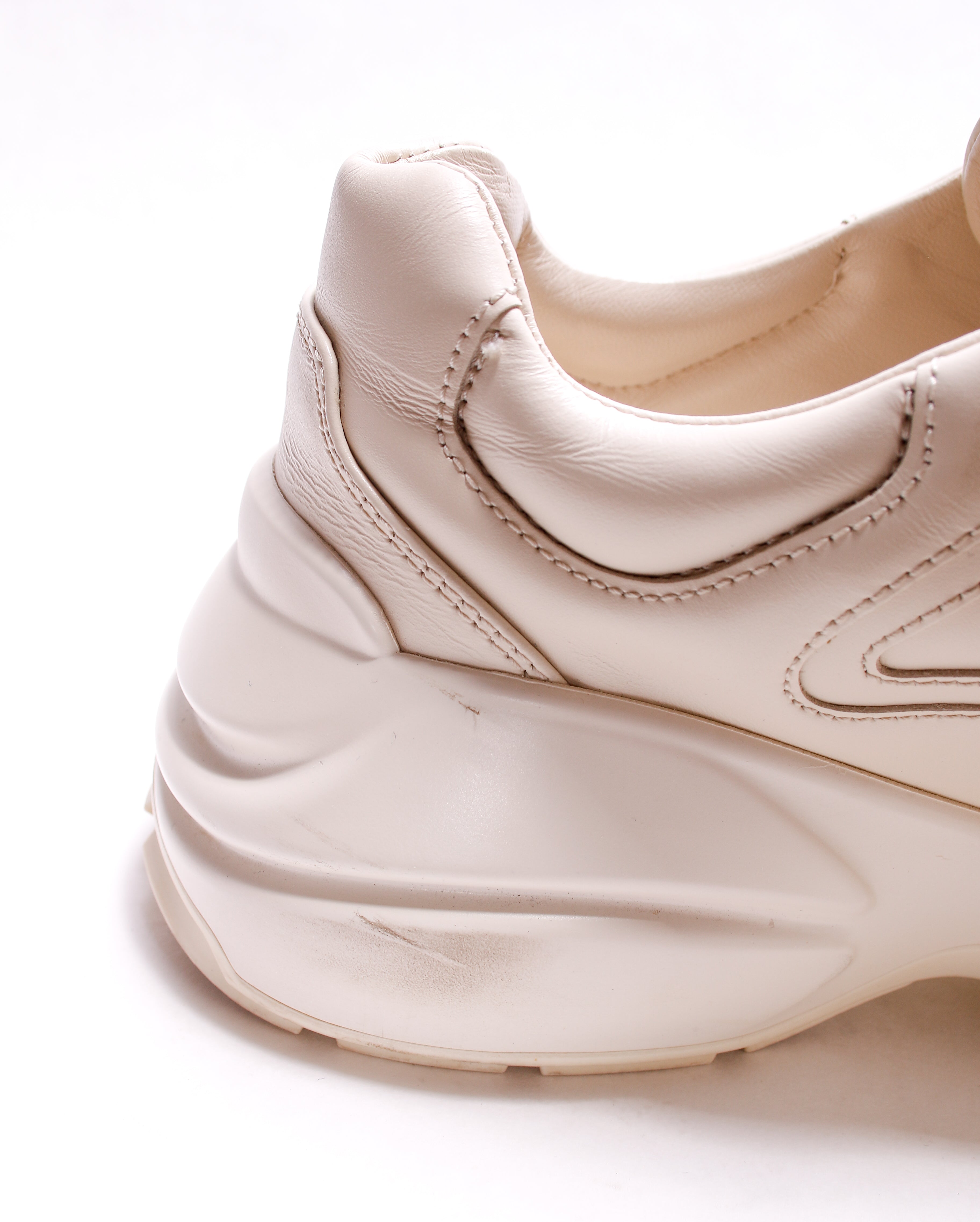 PRE OWNED GUCCI Rhyton sneakers