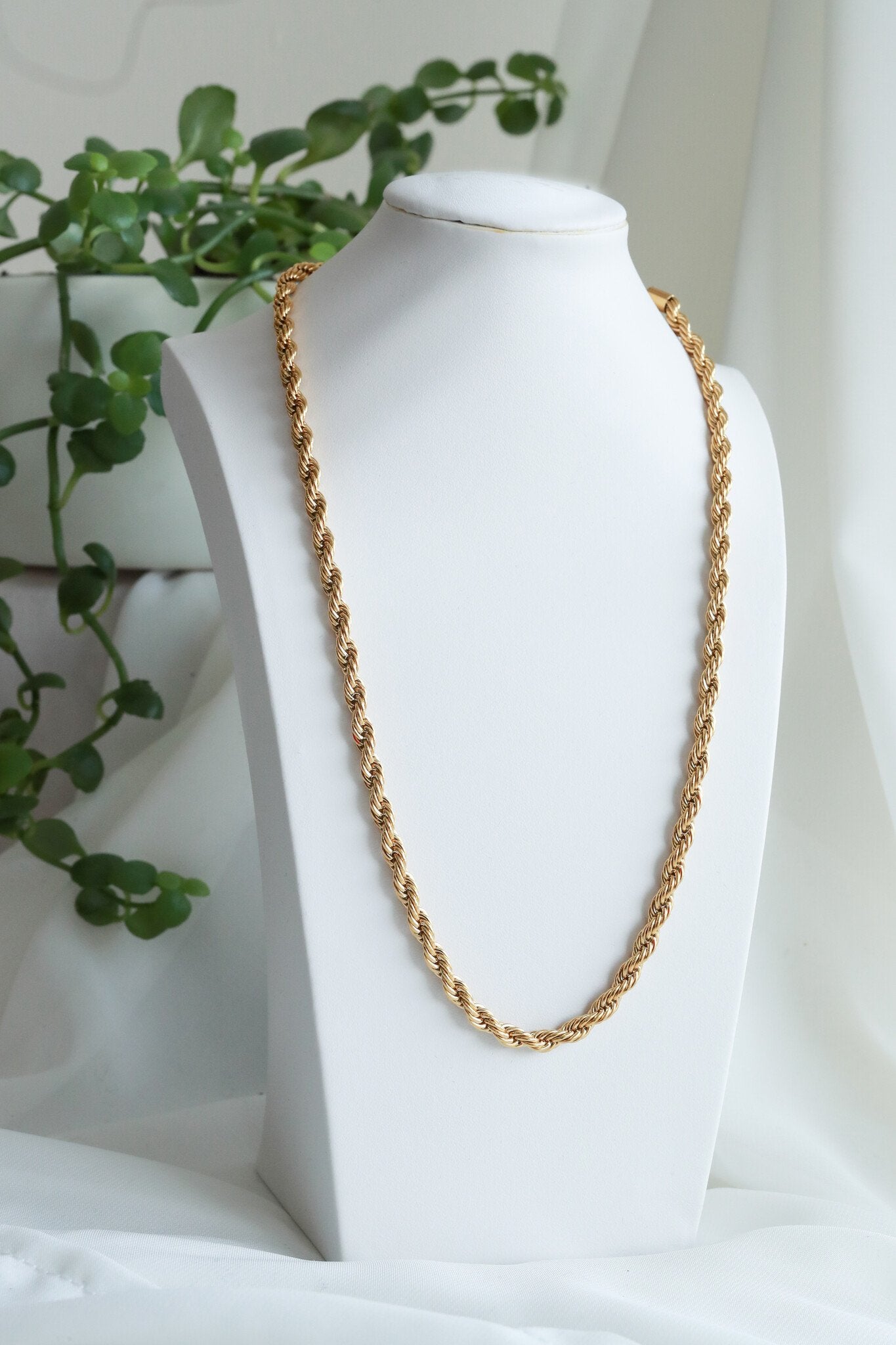 HN - Arkeley Necklace 18K Gold Overlay O/S