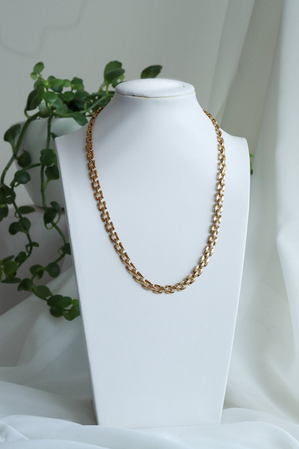 HN - Kovvur Necklace 18K Gold Overlay O/S