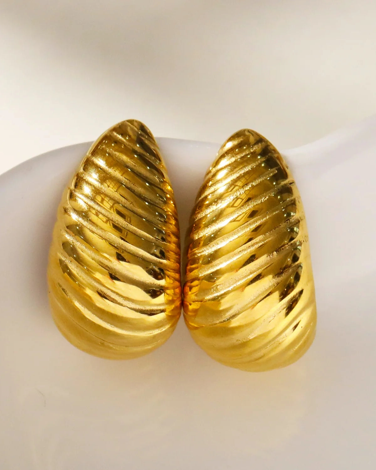 HN - Adirana Earrings 18K Gold Overlay O/S