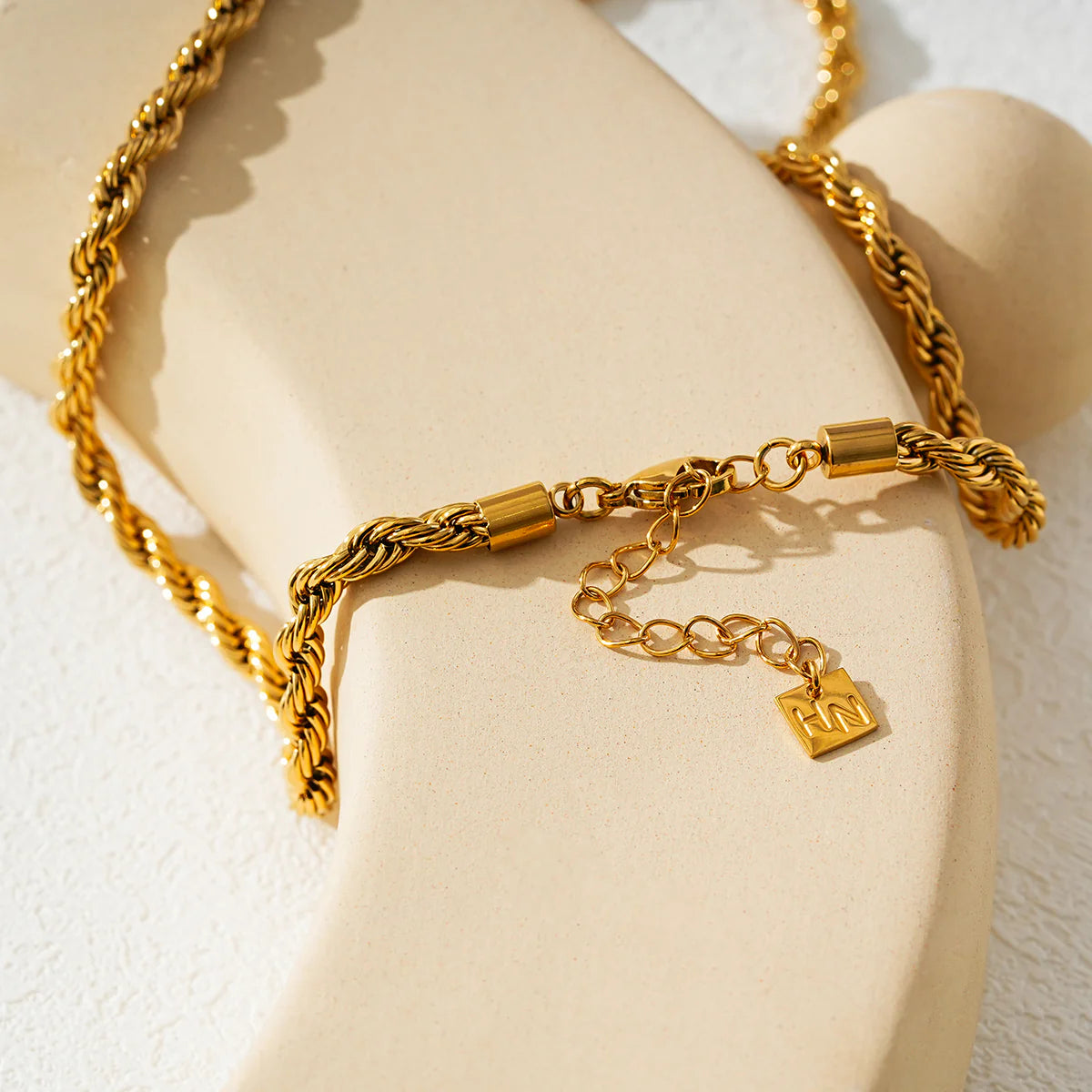 HN - Arkeley Necklace 18K Gold Overlay O/S
