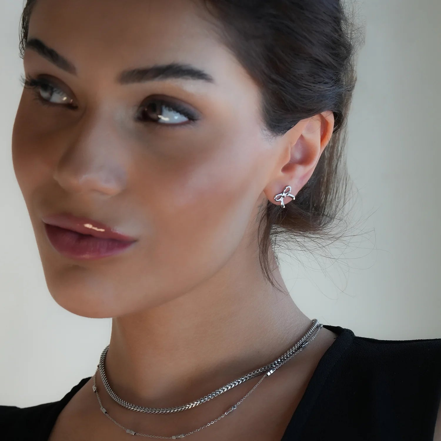 HN - Bow Earrings Silver Overlay O/S