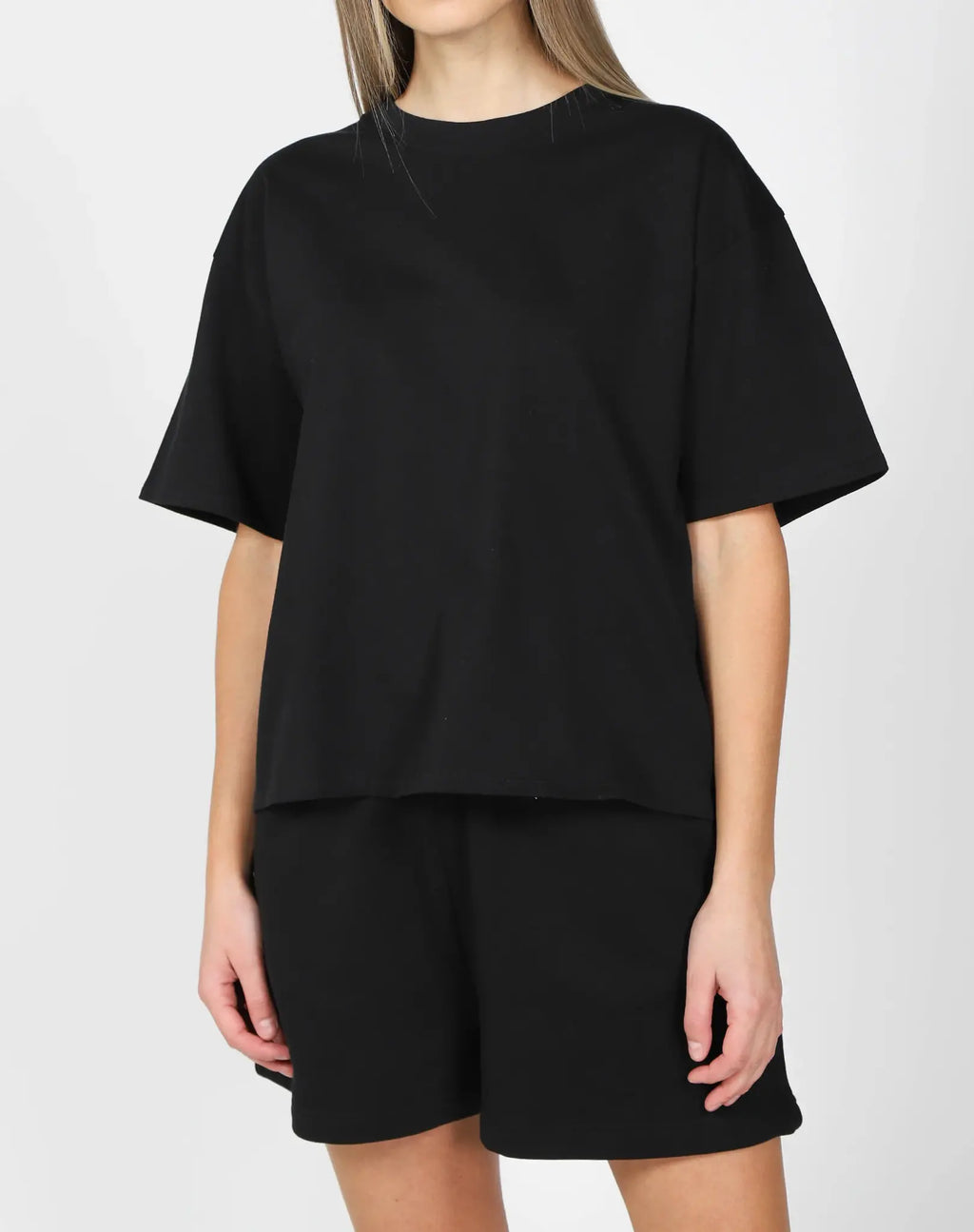 Brunette-the-Label-Boxy-Tee-Black-2_98c73a96-e2ee-4e2b-9e42-9c0ab3ae022a.jpg