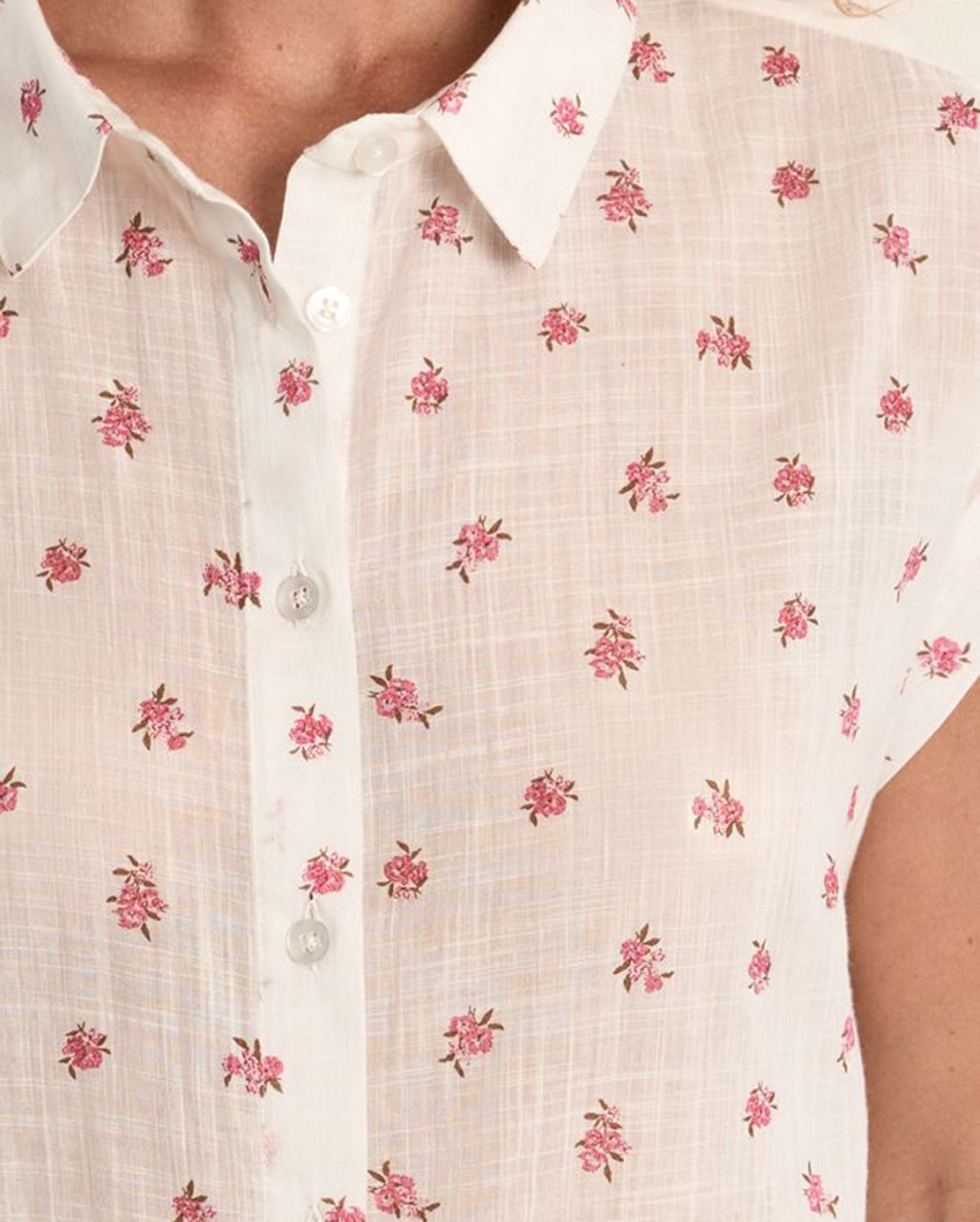 MOLLY BRACKEN Floral Blouse