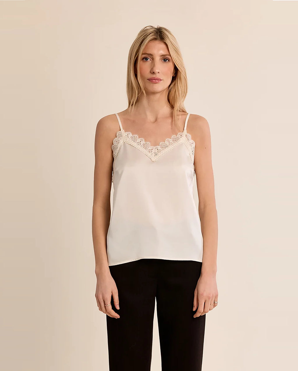 MOLLY BRACKEN Scalloped Lace Cami