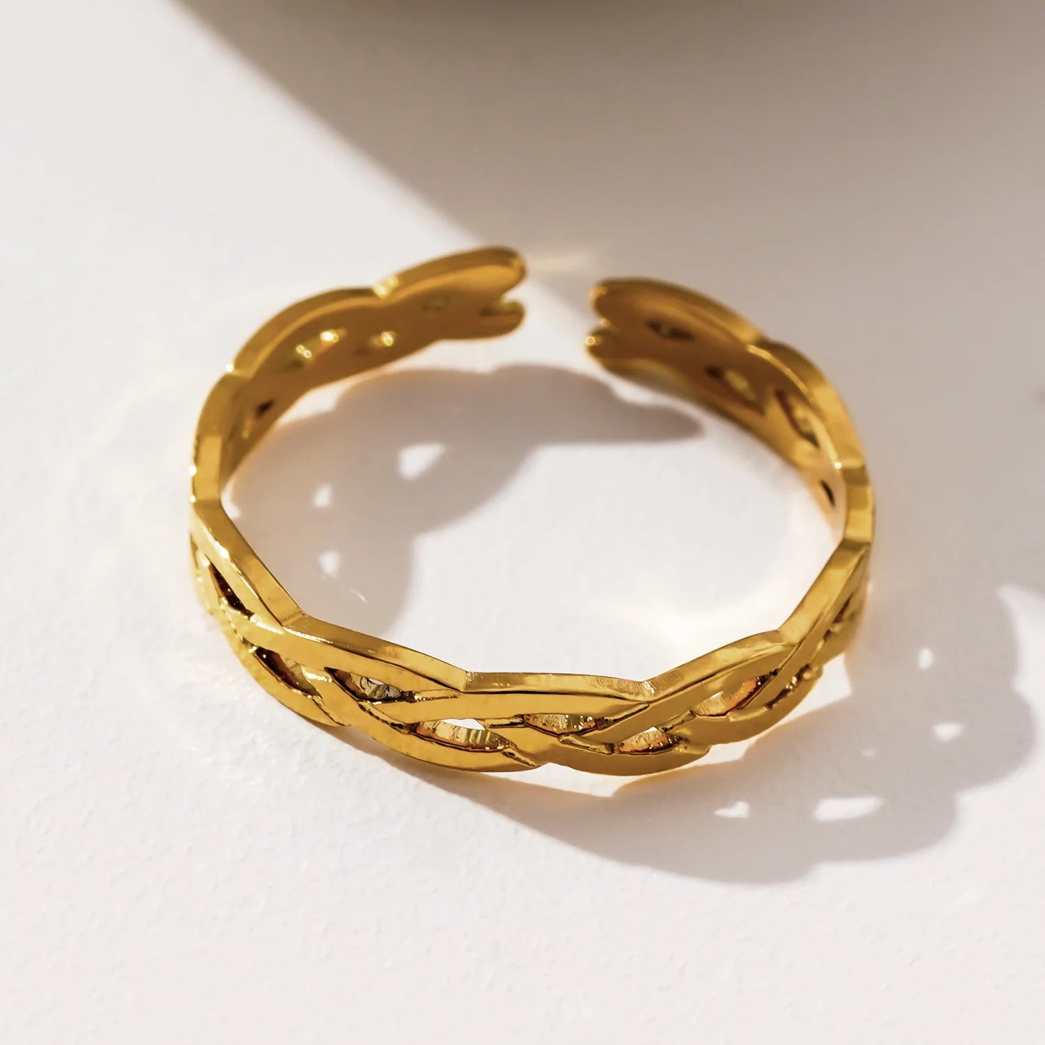 HN - Eliott Ring 18K Gold Overlay O/S