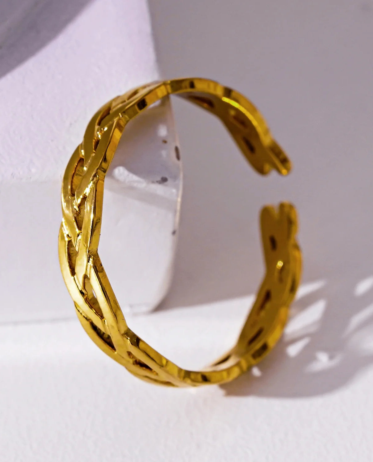 HN - Eliott Ring 18K Gold Overlay O/S