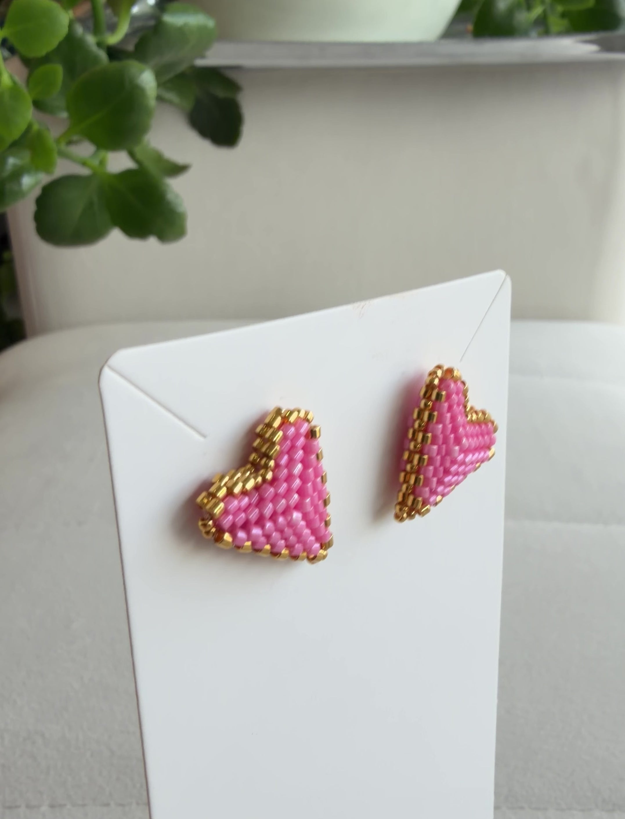BLOSSOM BEADS Heart Stud Earrings