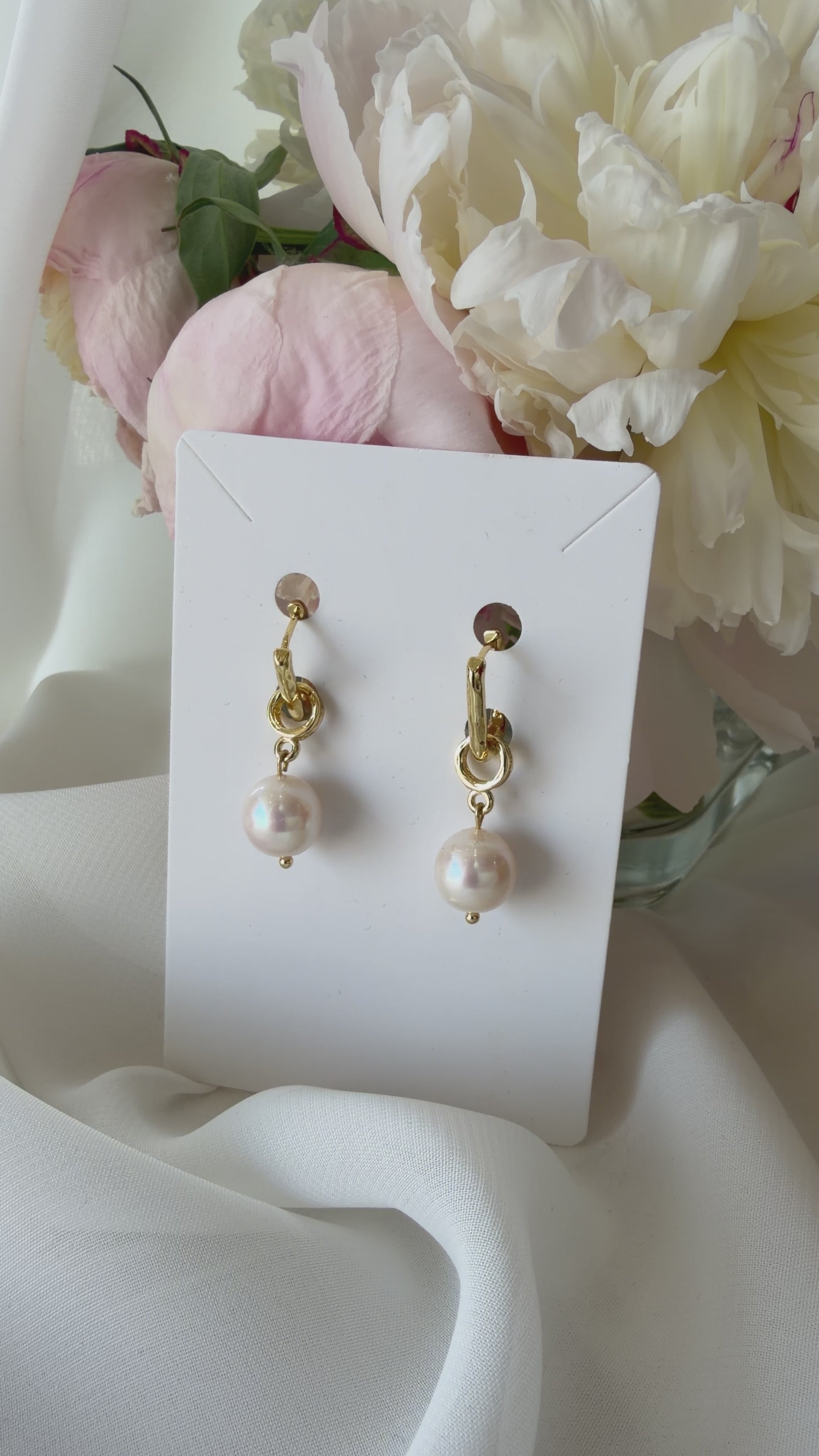 BLOSSOM BEADS Pearl Hoop Earrings