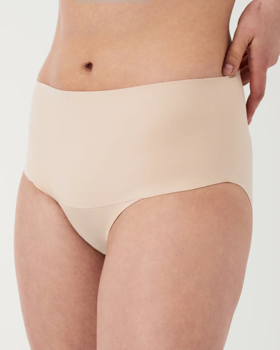 Spanx - Undie-Tectable Breif Soft Nude S