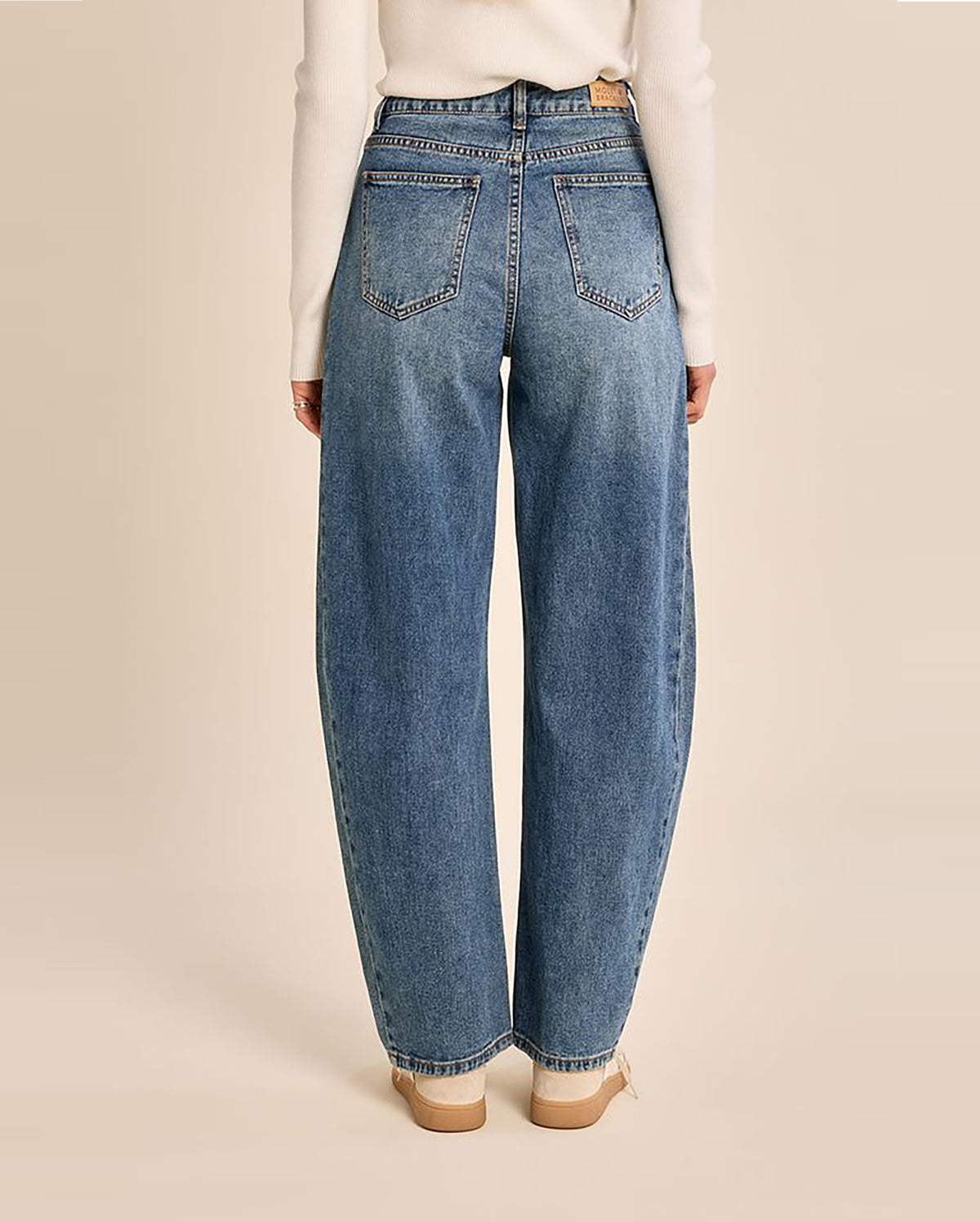 MOLLY BRACKEN Relaxed Barrel Jean