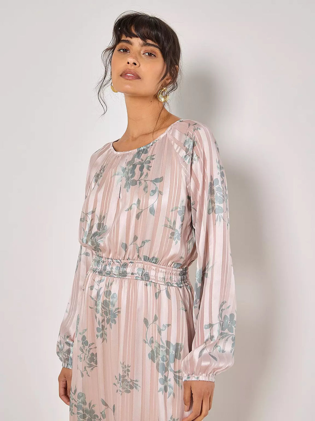 WI6RI_SQ5_0000000067_CREAM_MDd1